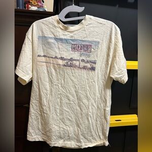 Women’s Fifth Sun Tee Shirt. Size Medium (?).